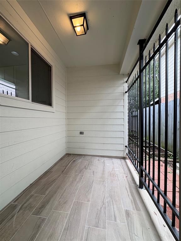 Building Photo - 18251 River Sage Dr