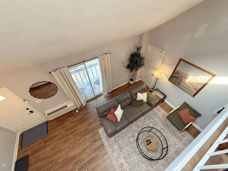 Building Photo - 2738 Brownsboro Rd