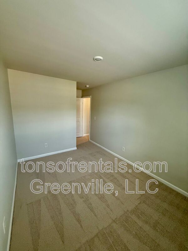 Building Photo - 107 Pendleton Place Way