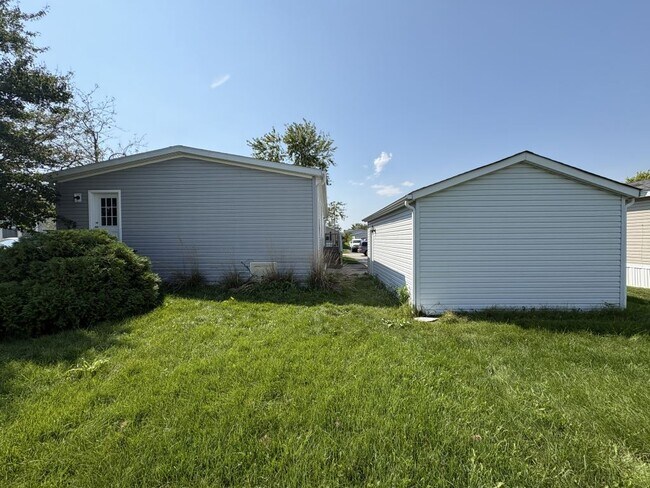 Building Photo - 19 Swallow Ln