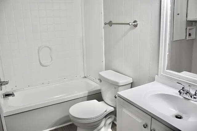 Building Photo - 415 W Limestone Rd