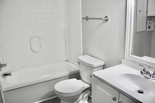 Building Photo - 415 W Limestone Rd