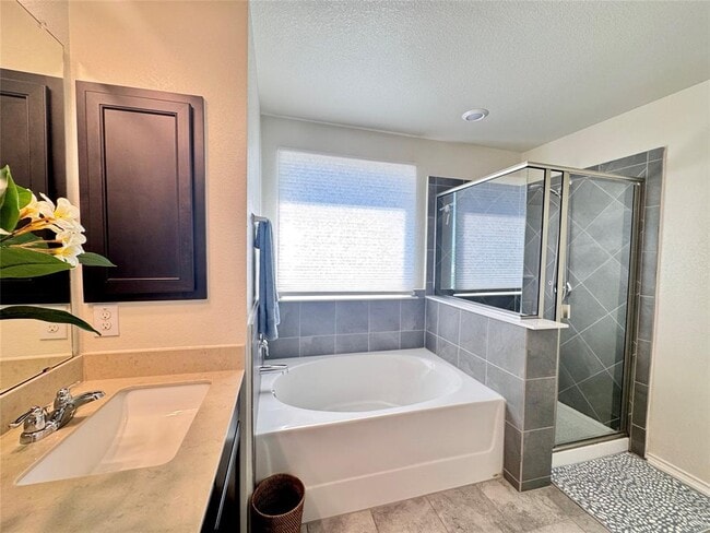 Building Photo - 16501 Brogan Ln