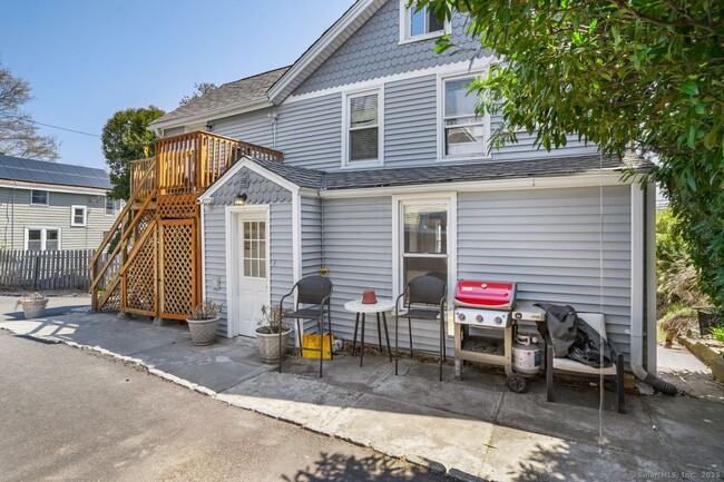 Building Photo - 139 Edgefield Ave