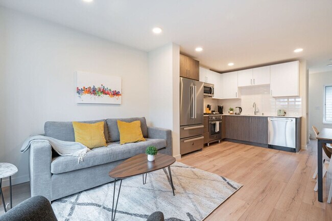 Building Photo - 4453 Aurora Ave N