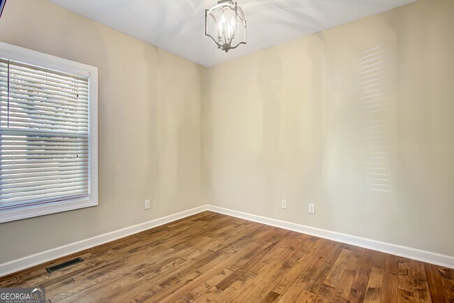 Building Photo - 112 Cottage Grove