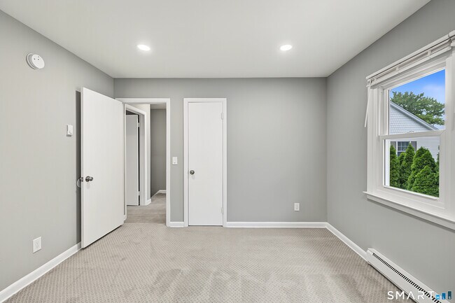 Building Photo - 151 Seaside Ave