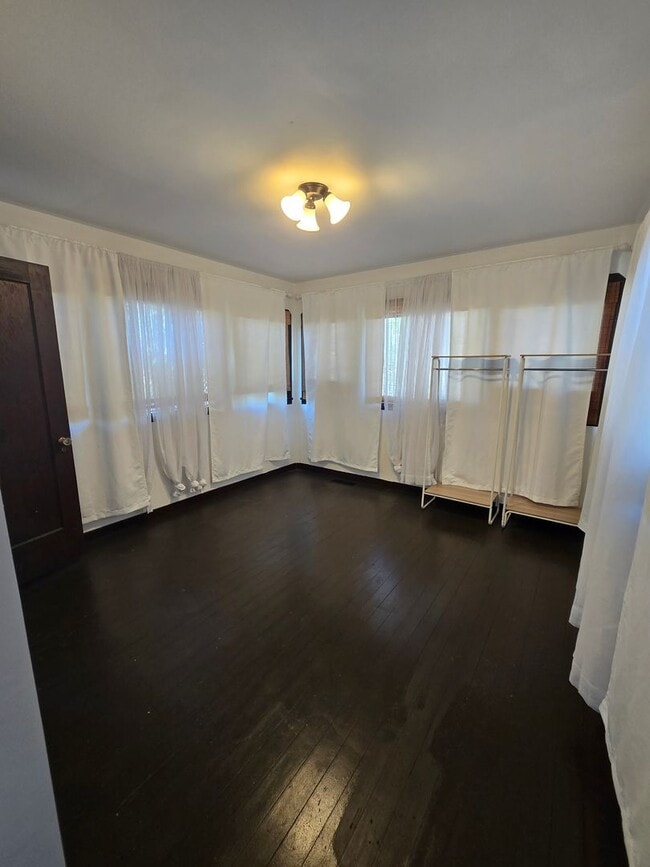 Building Photo - Beautiful Upgraded Single Story Home