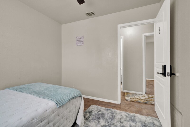 Building Photo - 313 Deborah Dr