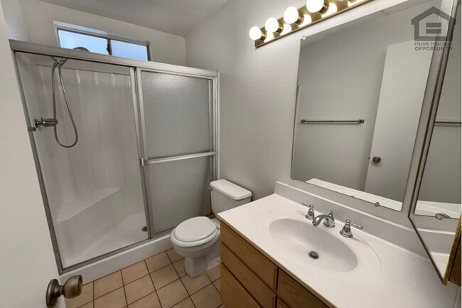 Building Photo - 3Bed/2Bath House at 55th Ave/Peoria Ave! Ready for Immediate Move-In! – NO HOA!