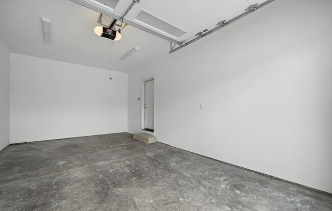 Building Photo - 865 SW Grove St