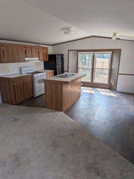 Building Photo - 1458 S 170th Ave