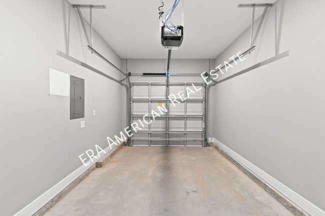 Building Photo - 400 Walters Cir