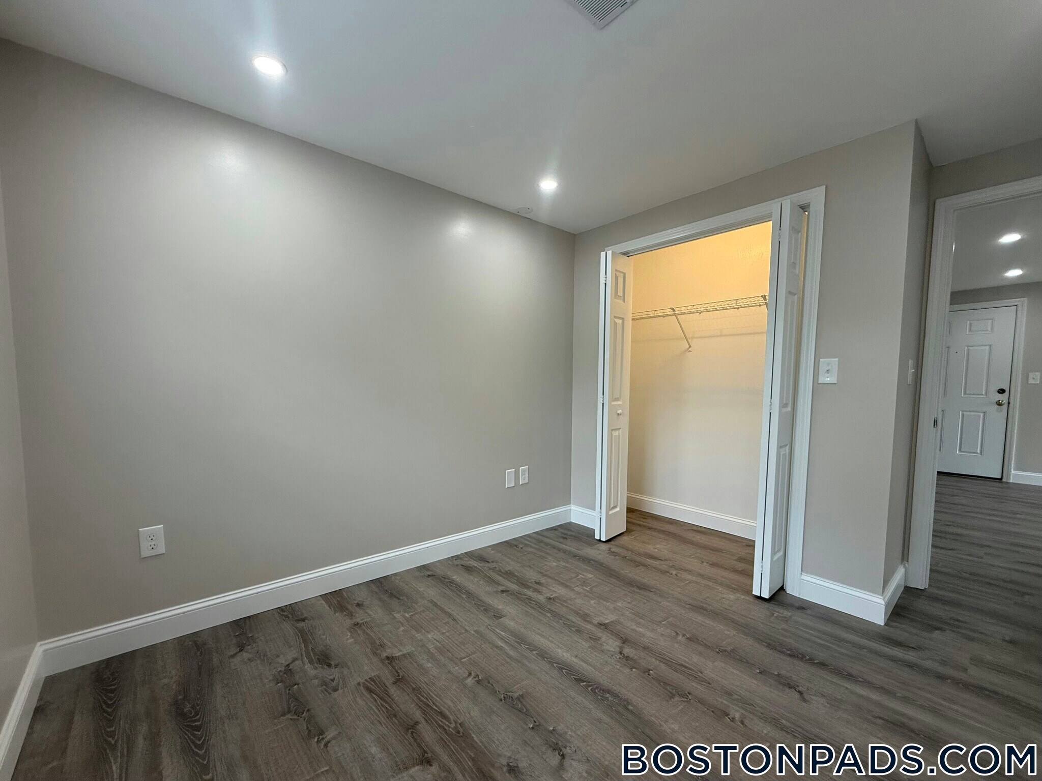 Building Photo - 23 Kenmar Dr