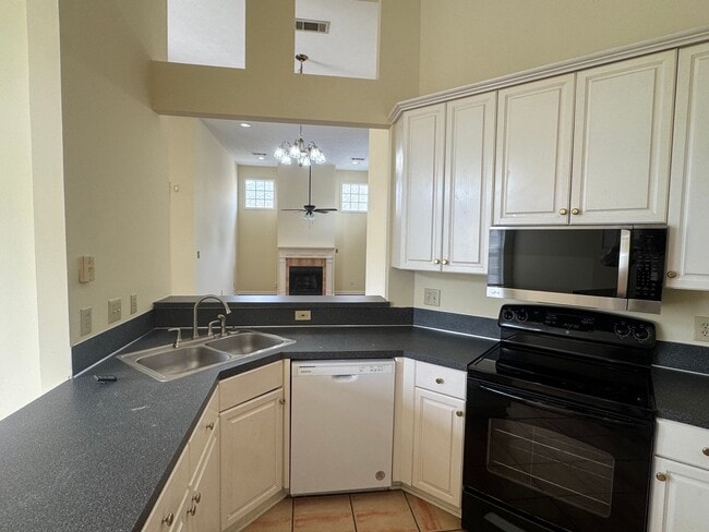 Building Photo - End of Cul-de-sac home