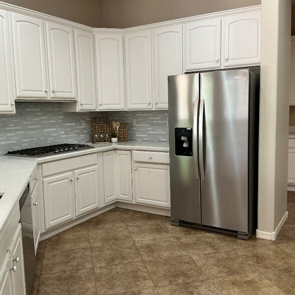 Building Photo - 12840 W Santa Ynez Dr
