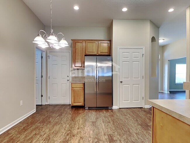 Building Photo - 632 E Red House Branch Rd