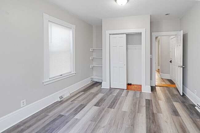 Building Photo - Frederick