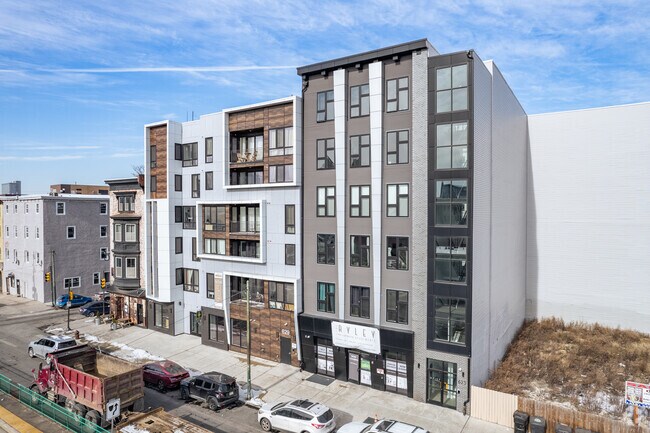 Building Photo - 625-627 W Girard Ave