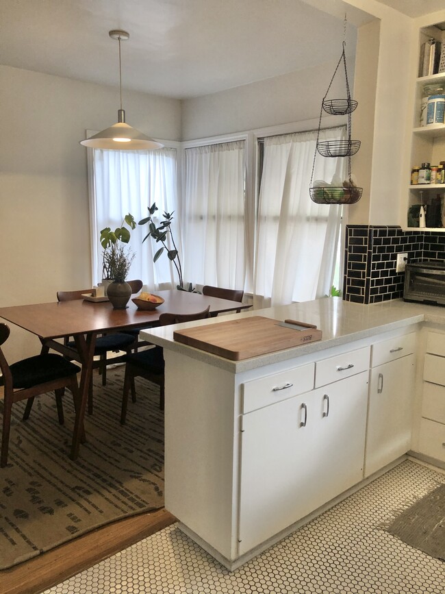 Building Photo - 1115 Neola St