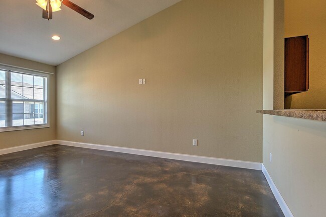Building Photo - 15 Sutter Pl