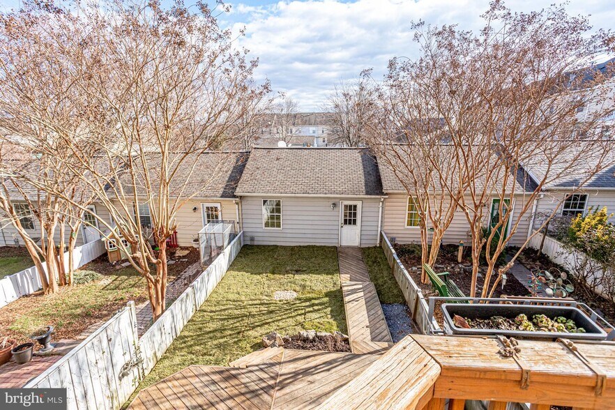 Building Photo - 20366 Hartwell St