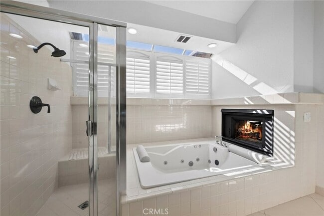 Building Photo - 1232 Meadow Ct