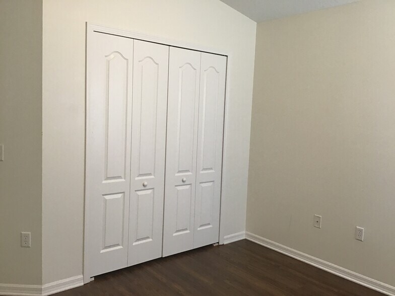 Building Photo - 12646 Evington Point Dr