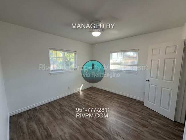 Building Photo - 9817 Olive St