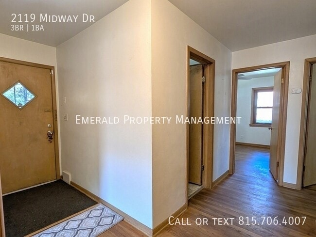 Building Photo - 2119 Midway Dr