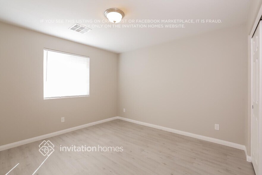 Building Photo - 9291 S Park St