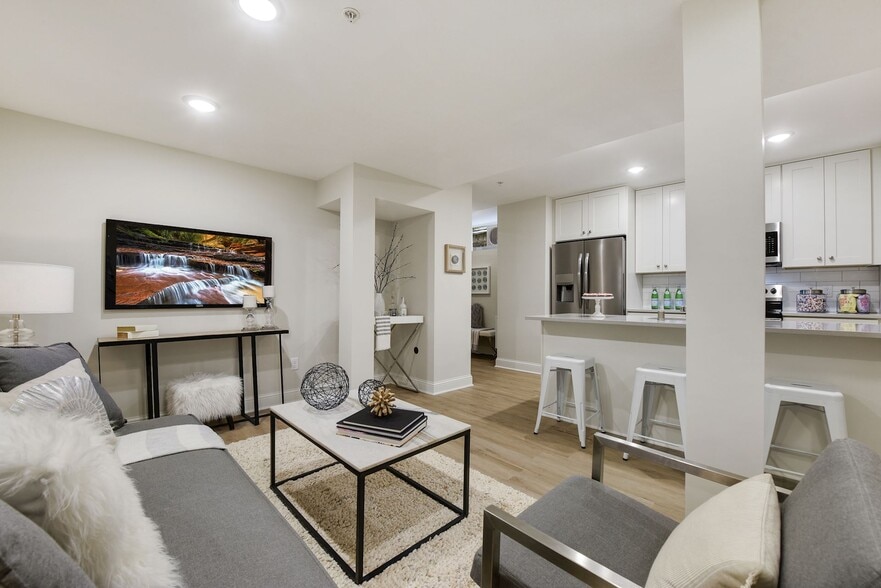 Building Photo - 3546 Emerson Ave S #5