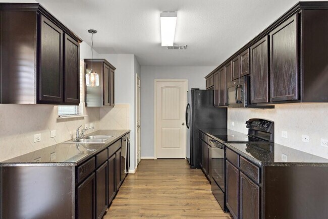 Building Photo - 1124 Plateau Trail