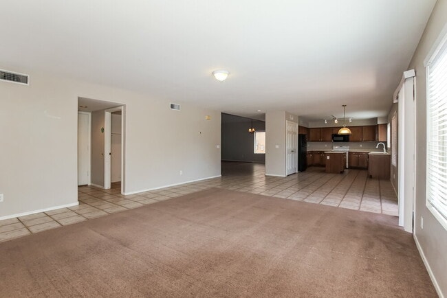 Building Photo - 16186 N 158th Dr