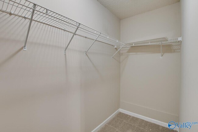 Building Photo - 530 Wade Rd