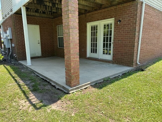 Building Photo - 225 Magnolia Plantation Ct