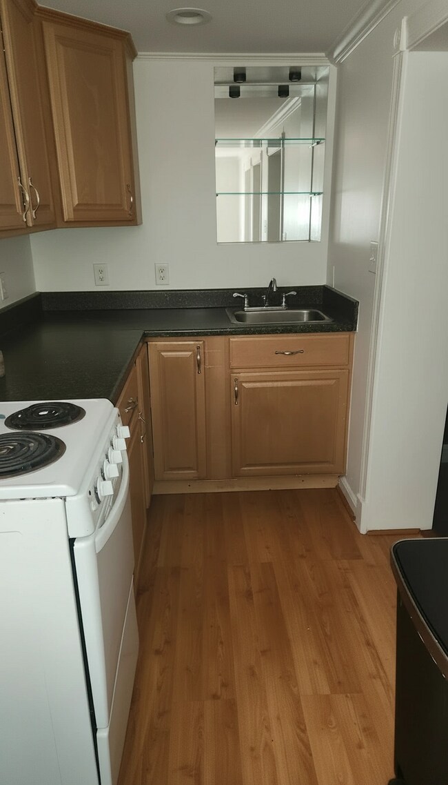 Building Photo - 236 E Main St