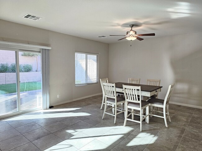 Building Photo - 1171 Twincrest Ave