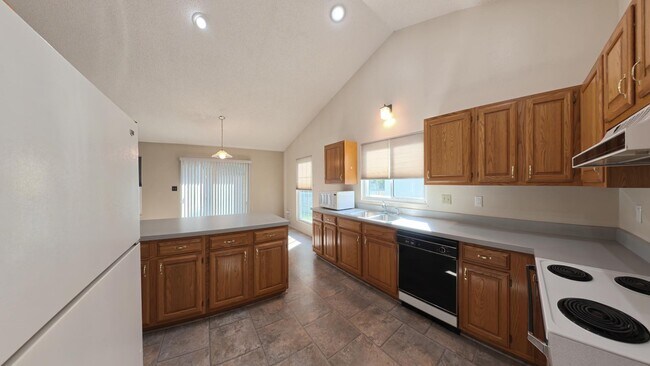 Building Photo - 1125 Butternut Ln
