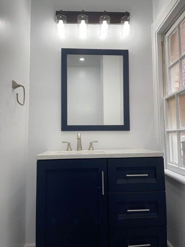 Building Photo - Updated 3 Bedroom House With a backyard and Laundry