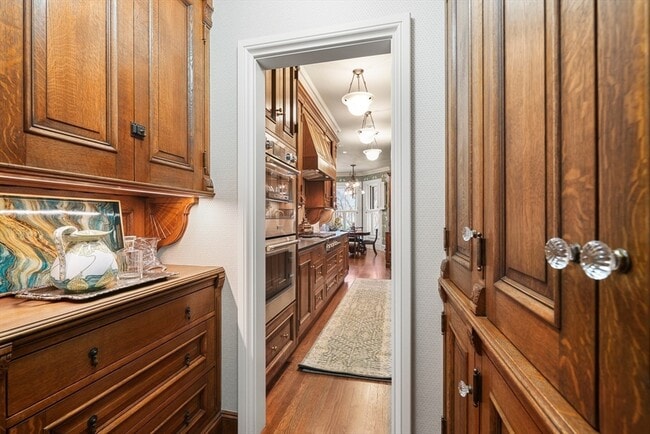 Building Photo - 381 Beacon St