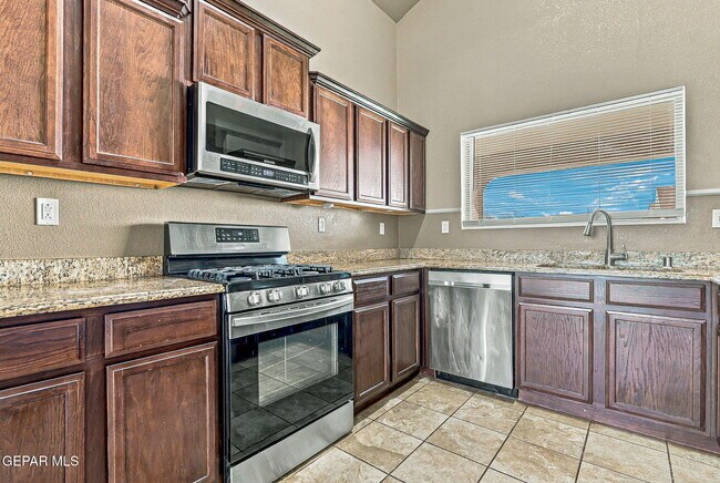 Building Photo - 12121 Zavi Ln