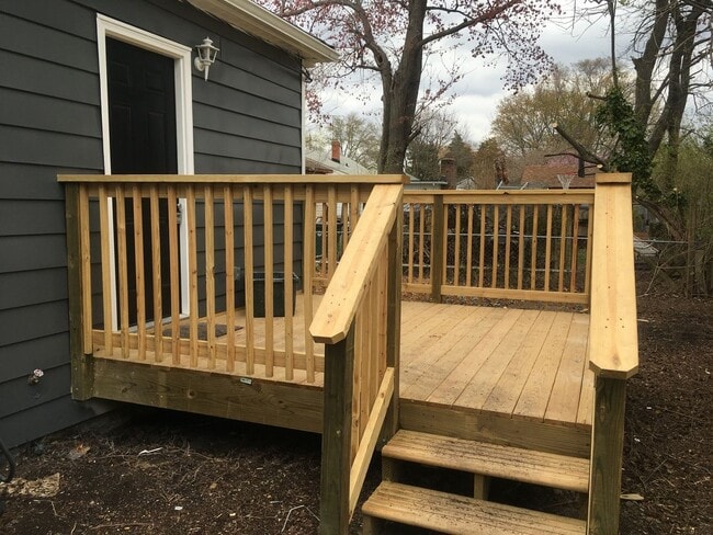 Building Photo - 604 W Vine St