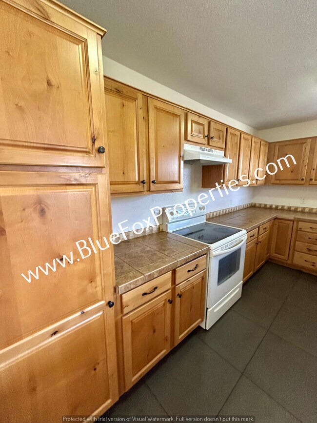 Building Photo - 6490 N Tierra De Las Catalinas