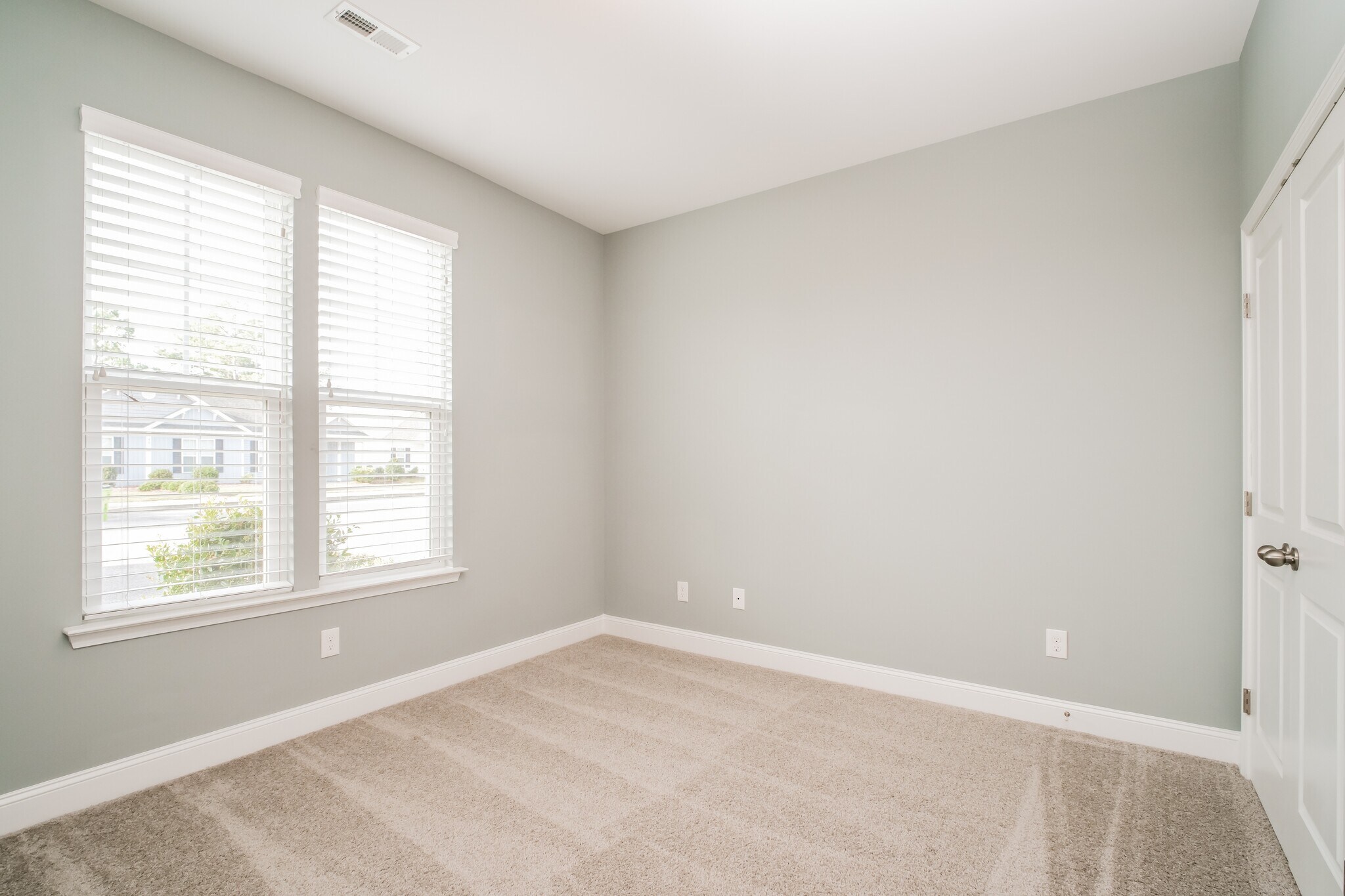 Building Photo - 49 Highland Forest Cir