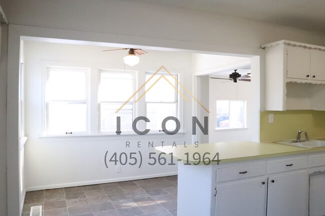 Building Photo - 146 N El Reno Ave