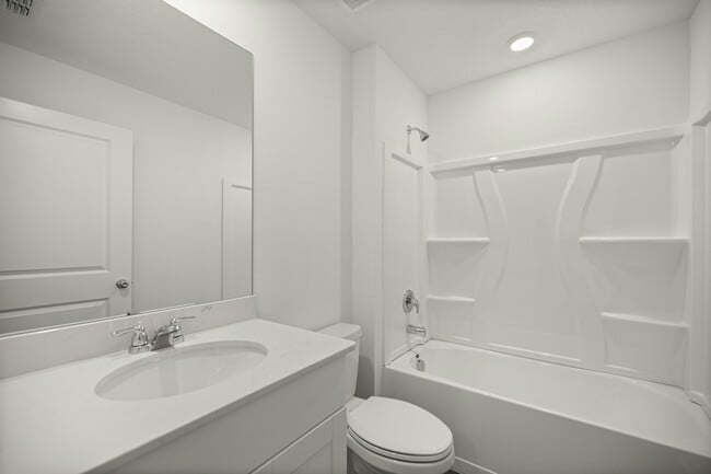 Building Photo - 3155 NE 38th St