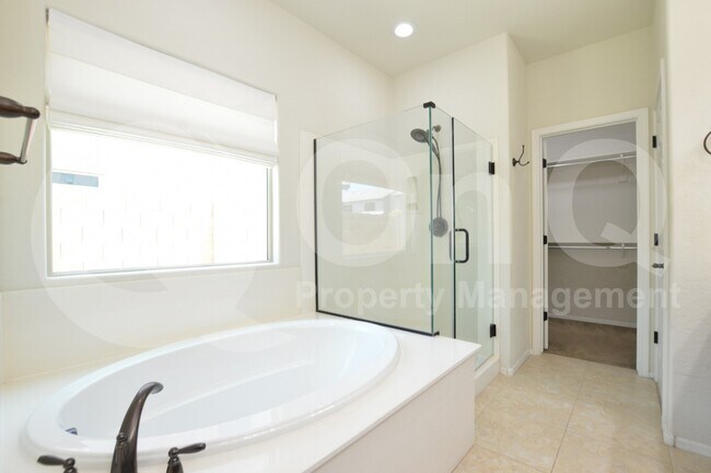 Building Photo - 10938 East Starkey Avenue