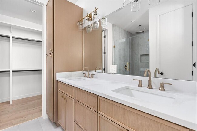 Building Photo - 2917 Lyons Rd