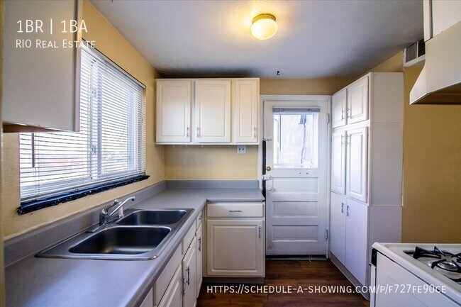 Building Photo - 150 Grant St